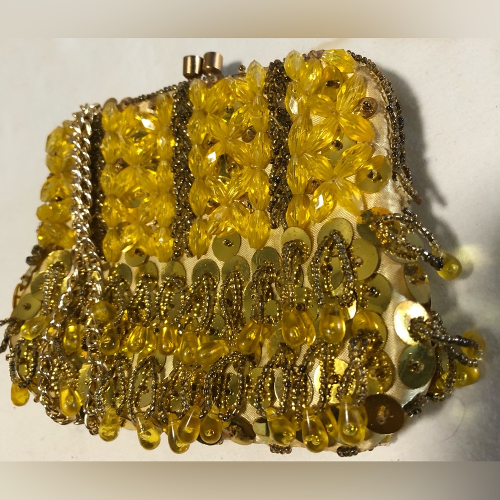 VINTAGE 60’S Beaded Hand Clutch Gold Yellow Evening Purse.Chandelier Dangling. - Picture 3 of 9